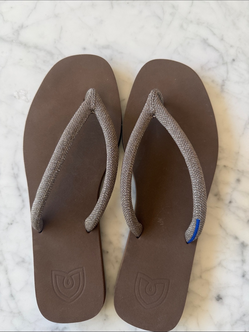 Rothy’s brown padded metallic strap flip flop sandal size 9